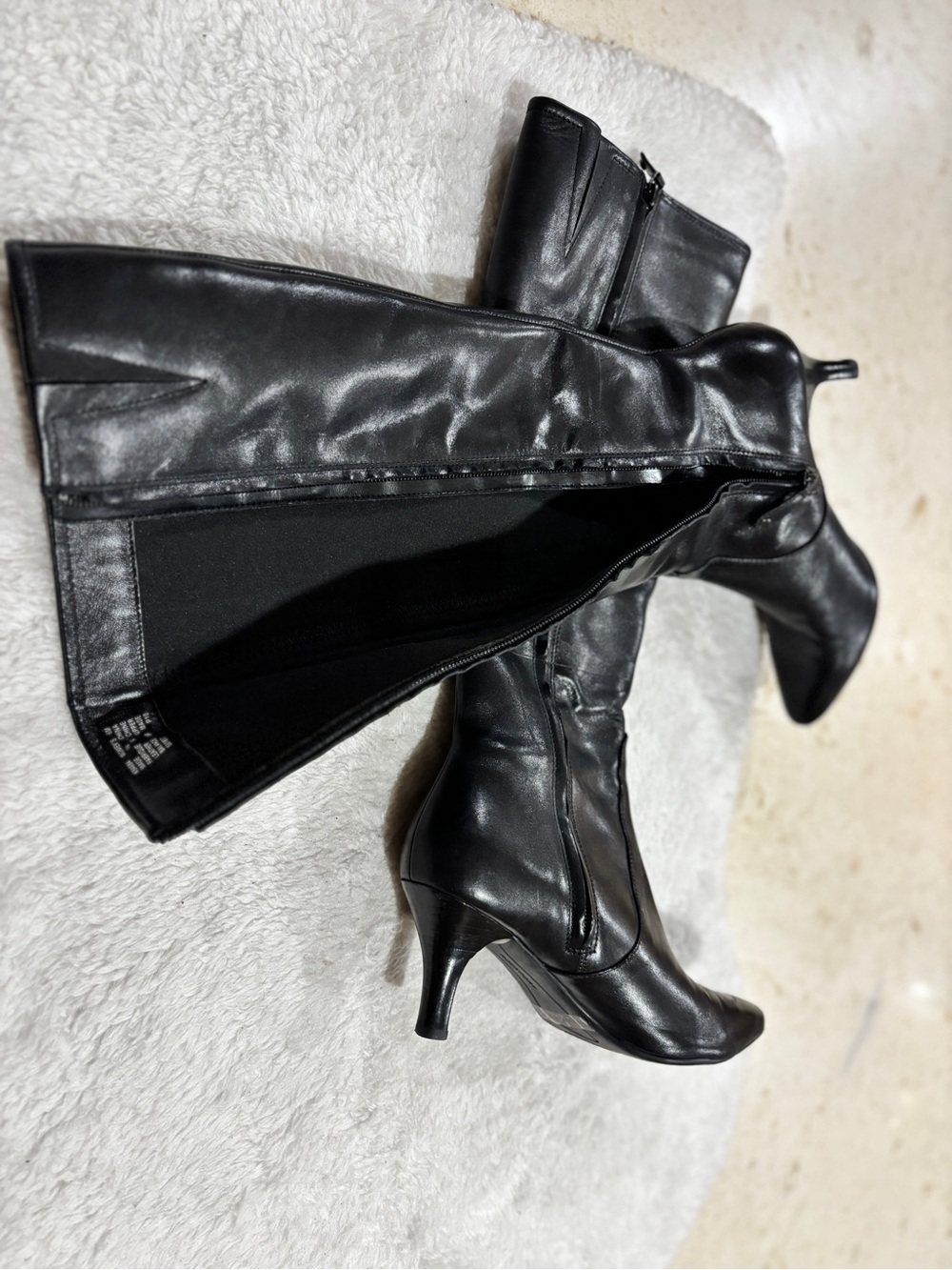Rockport Black Knee-High Pointed Toe Leather Heeled Boots - Picture 7 of 13